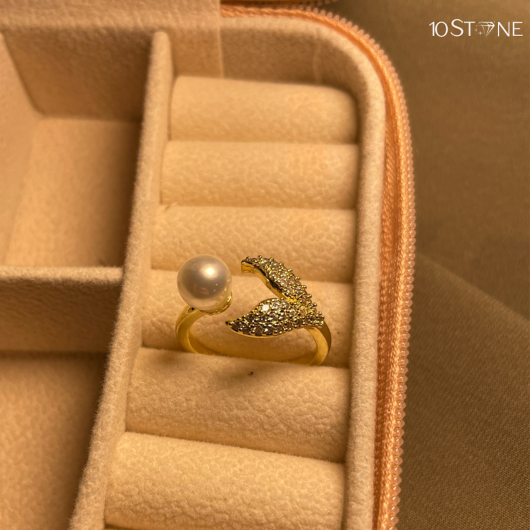 Golden Pearl Tail Ring